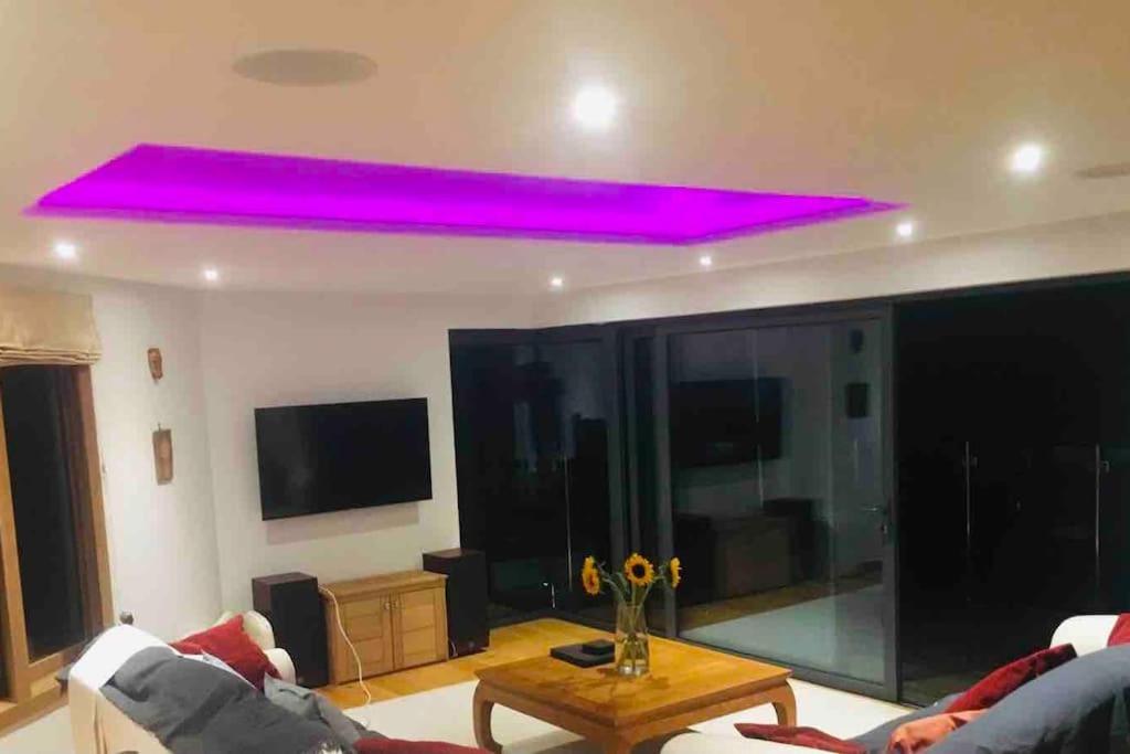 Sea Cliff View Designer Holiday home Lyme Regis