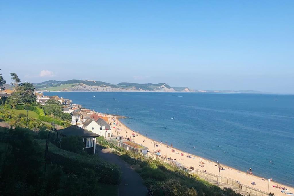 Holiday home Sea Cliff View Designer